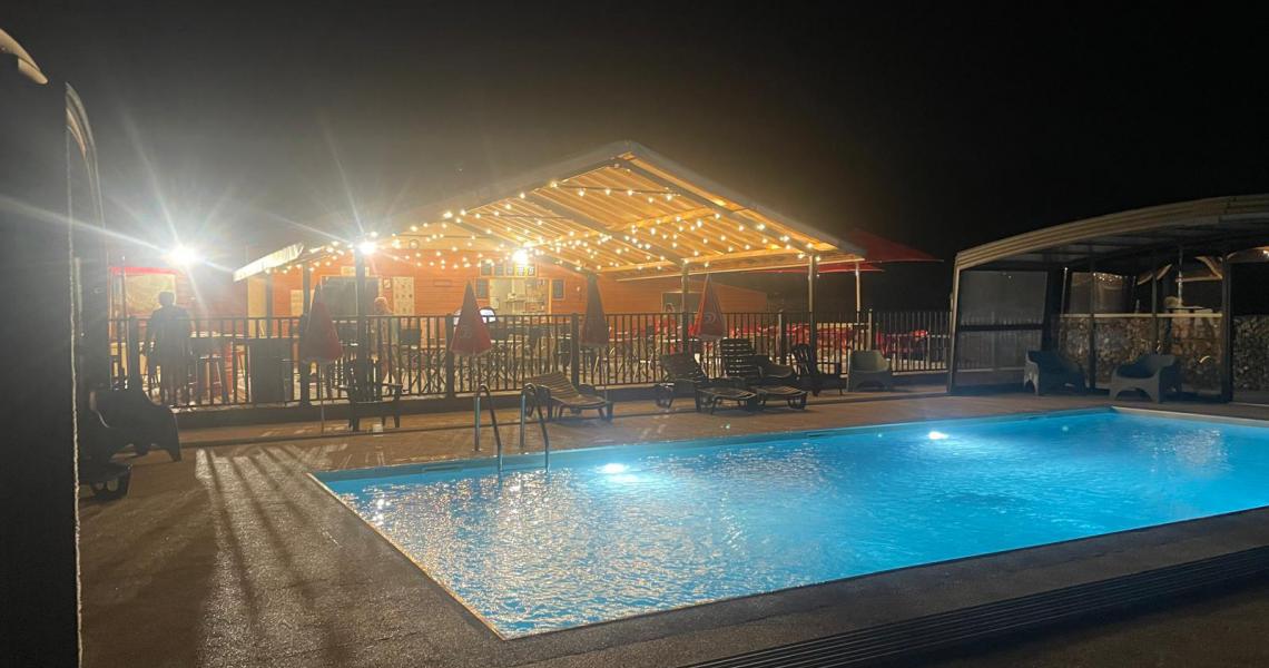 Piscine nocturne