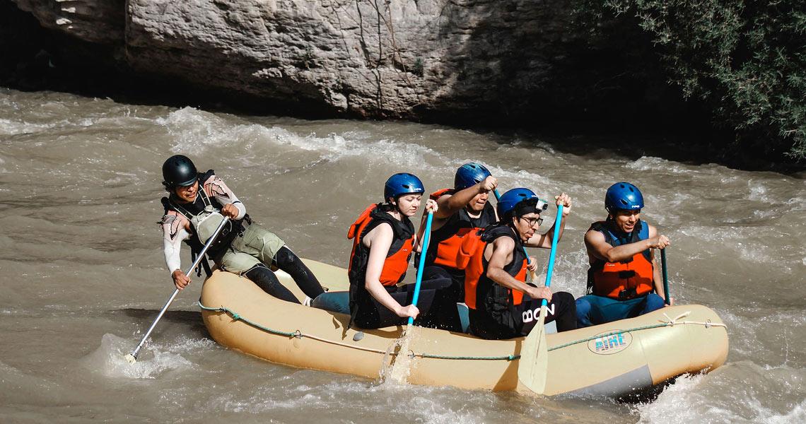 Sports d'eau vive rafting