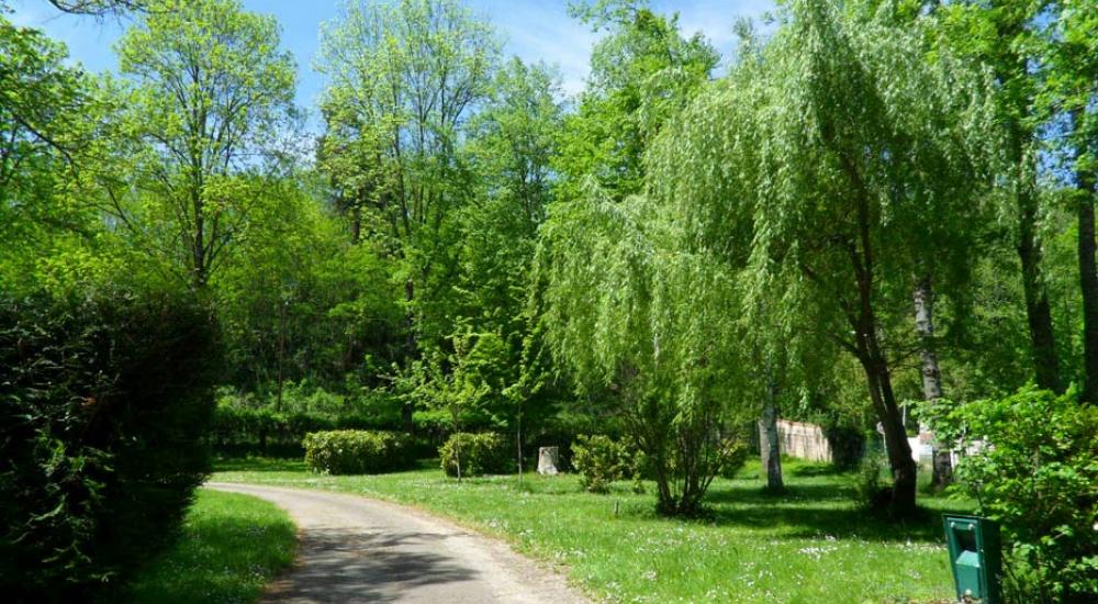 Emplacement avec accès rivière