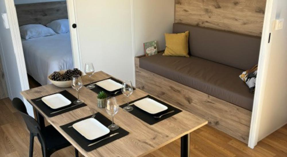 Grand salon, Premium Guzet